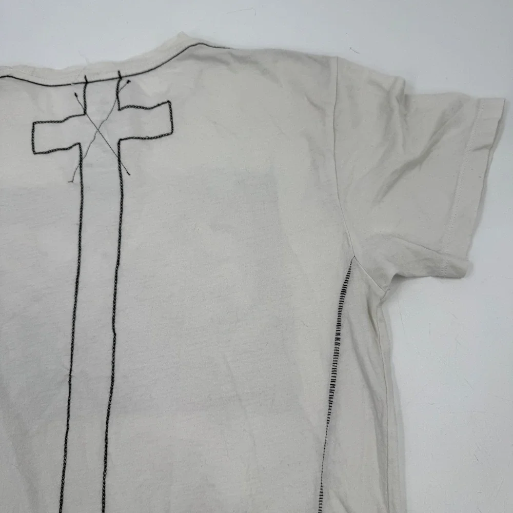 Religion Graphic Print T Shirt Mens Small Beige Tattoo Hand‎ Chain Portugal